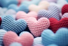 **Excerpt:** Cinta Allah bukan sekadar ucapan, tetapi karunia yang nyata. Ketika Allah mencintai seorang hamba, cinta itu disiarkan di langit, diumumkan oleh Jibril, dan ditanamkan di hati manusia. Inilah tanda paling mulia: dicintai penduduk langit dan diterima di bumi karena ketaatan dan keikhlasan kepada-Nya.