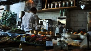 Buka Warung Makan Di Siang Hari Puasa