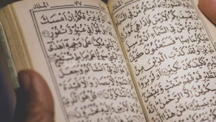 Masihkah Mayit Dapat Pahala Ketika Didengarkan Al Qur’an?