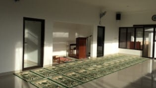 Keadaan masjid lantai 2 (tahap 1) yang sudah selesai digarap